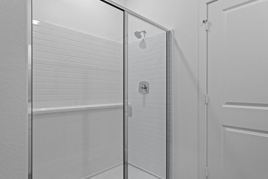 Spacious, unfurnished interior of a new home in Montgomery Bend, Montgomery (Image 13).