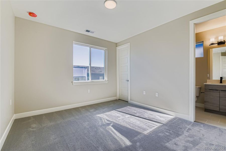 Spacious, unfurnished interior of a new home in Baseline, Broomfield (Image 29). Spacious, unfurnished interior of a new home in Baseline, Broomfield (Image 29).