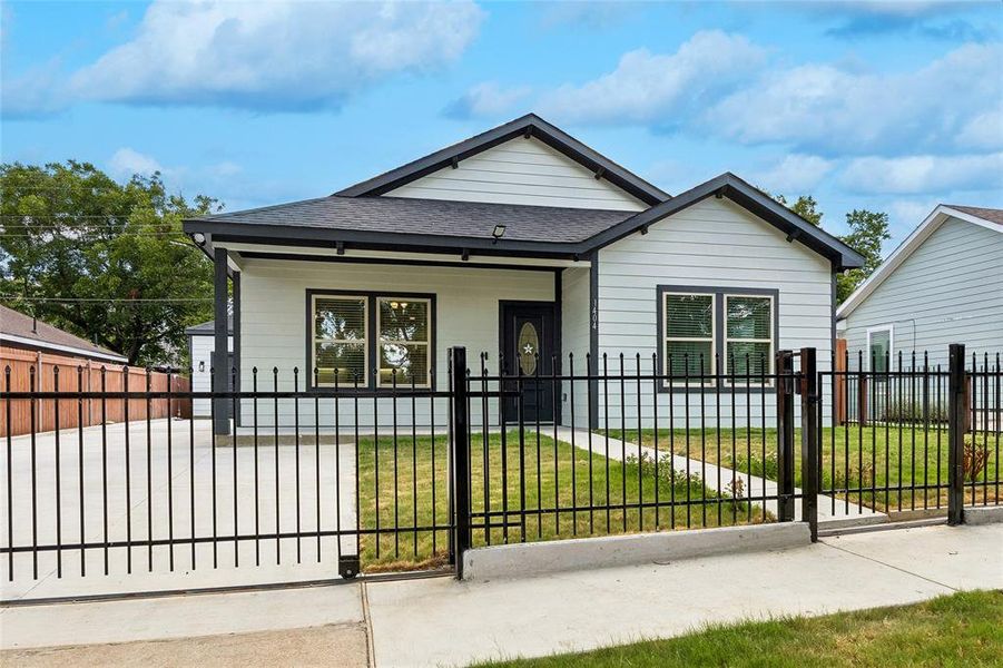 Front exterior of a new home in , Fort Worth, TX, highlighting curb appeal (Image 21).