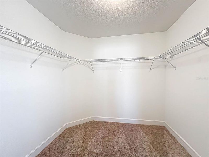 PRIMARY BEDROOM (WALKING CLOSET)