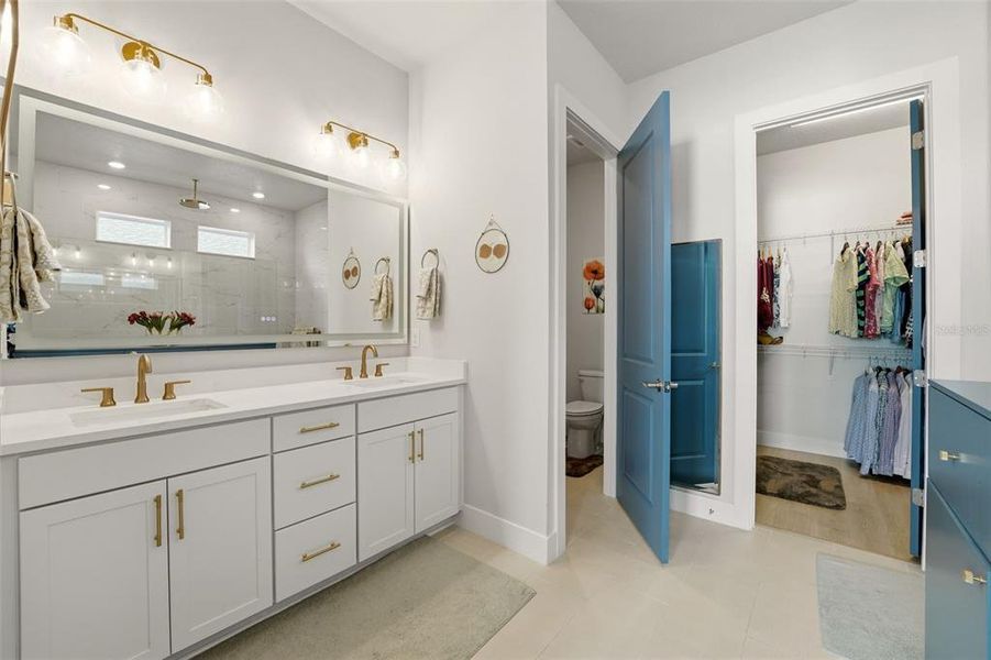 Furnished interior view inside a new home in Emerald Landing at Waterside at Lakewood Ranch – Lake Series, Sarasota (Image 11). Furnished interior view inside a new home in Emerald Landing at Waterside at Lakewood Ranch – Lake Series, Sarasota (Image 11).