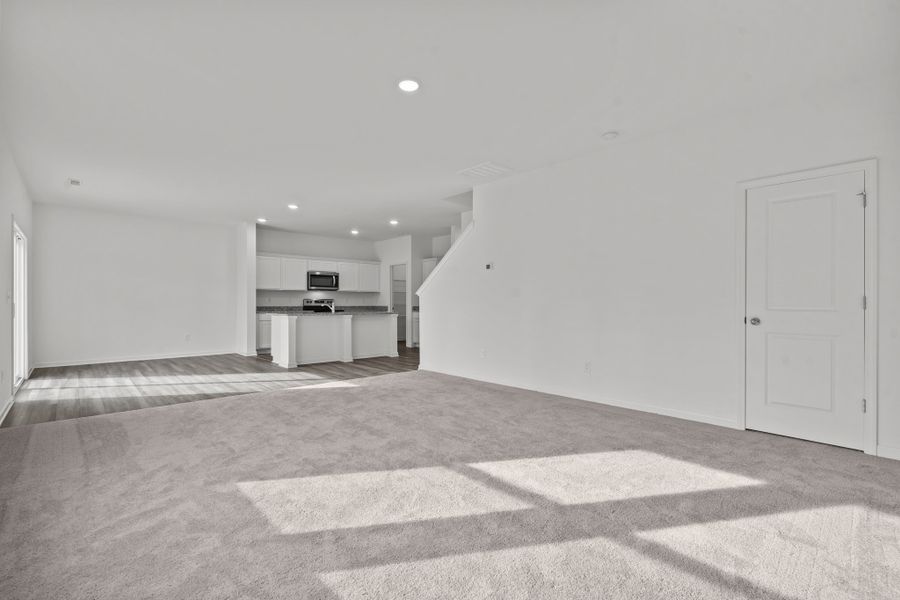 Representative unfurnished interior of a home built from the Spectra by Starlight Homes in Ashford Park, Covington (Image 22).