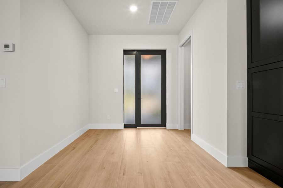 Spacious, unfurnished interior of a new home in , Port St. Lucie (Image 43).