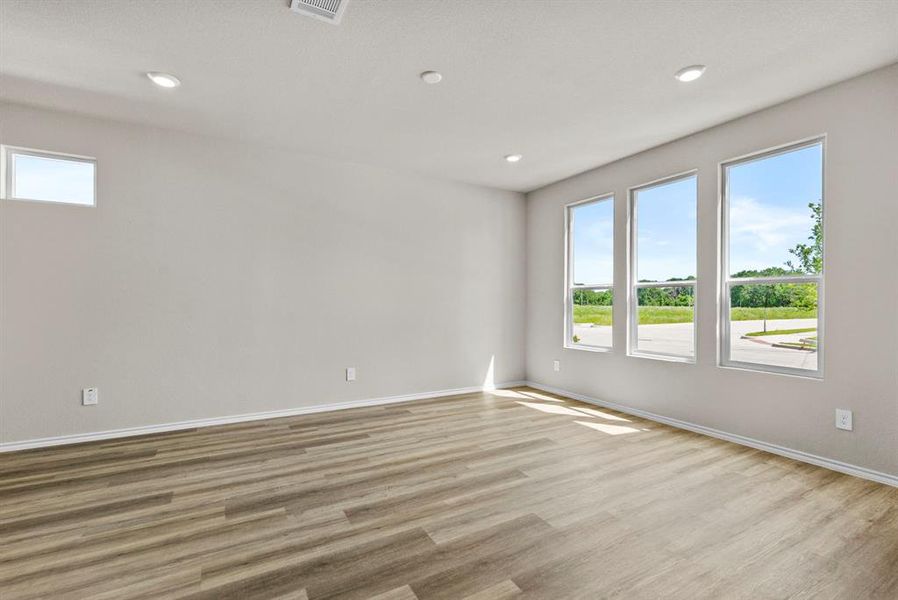 Spacious, unfurnished interior of a new home in , Fort Worth (Image 15).