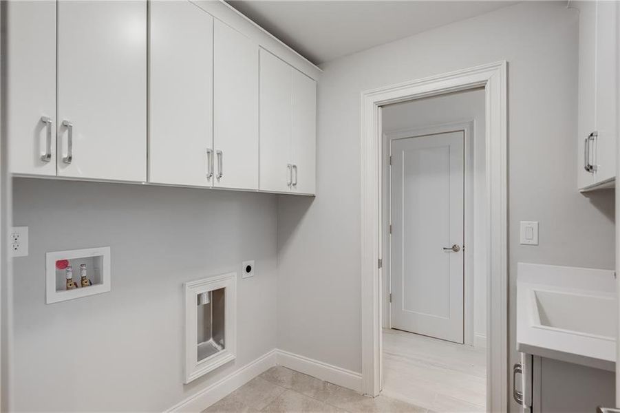 Spacious, unfurnished interior of a new home in Laurel View, Suwanee (Image 22).