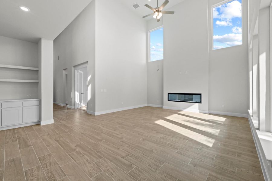 Spacious, unfurnished interior of a new home in Parmer Ranch, Georgetown (Image 22).