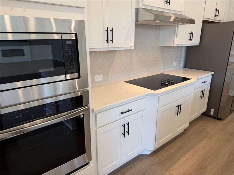 Close-up of interior finishes inside a home in Pinecrest Ridge, Dacula (Image 17).
