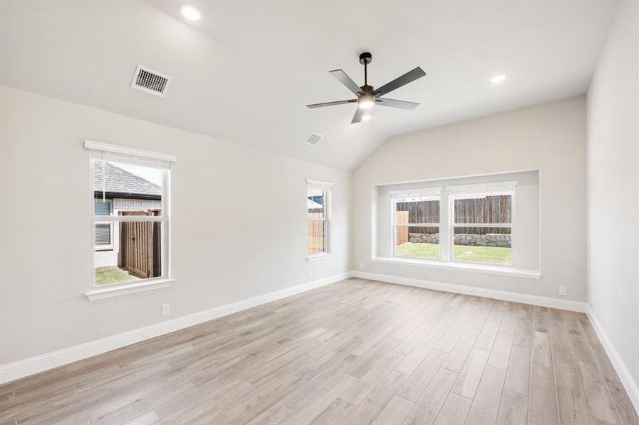 Spacious, unfurnished interior of a new home in Devonshire, Forney (Image 26).
