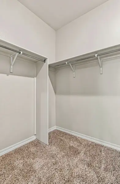 Spacious, unfurnished interior of a new home in Desert Breeze, Horizon City (Image 42).