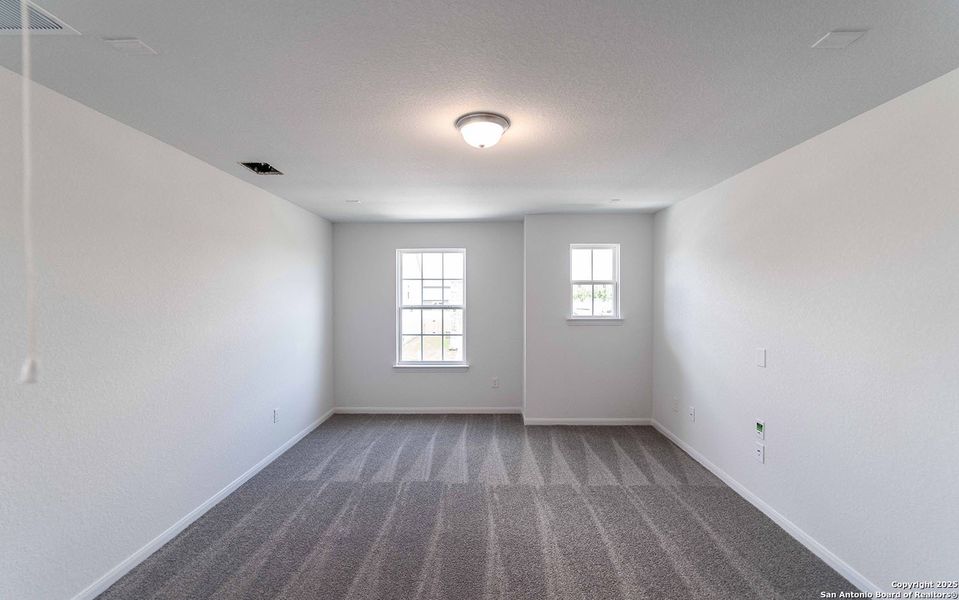 Spacious, unfurnished interior of a new home in Hennersby Hollow, San Antonio (Image 13). Spacious, unfurnished interior of a new home in Hennersby Hollow, San Antonio (Image 13).