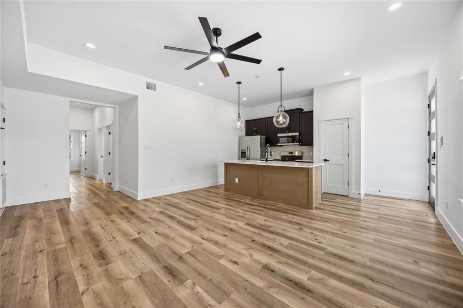 Spacious, unfurnished interior of a new home in , Houston (Image 13).