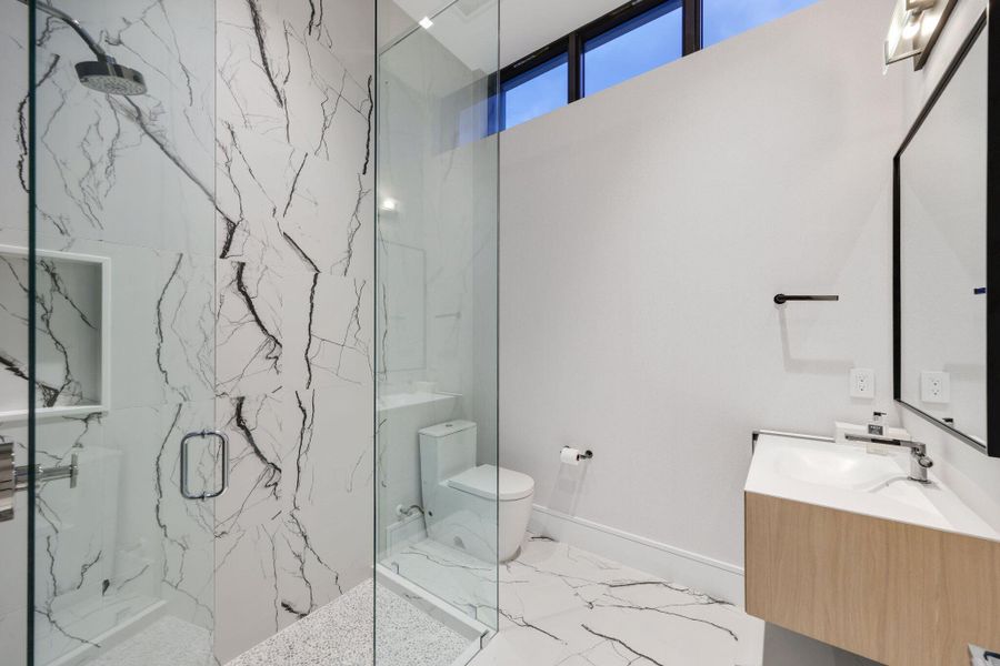 clubroom bath/cabana bath