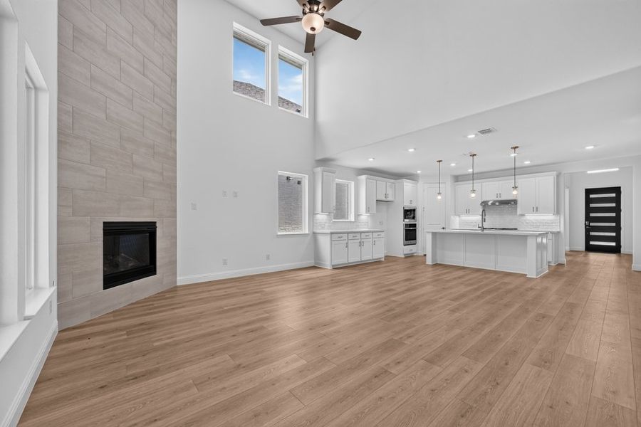 Spacious, unfurnished interior of a new home in Highland Lakes, McKinney (Image 12). Spacious, unfurnished interior of a new home in Highland Lakes, McKinney (Image 12).
