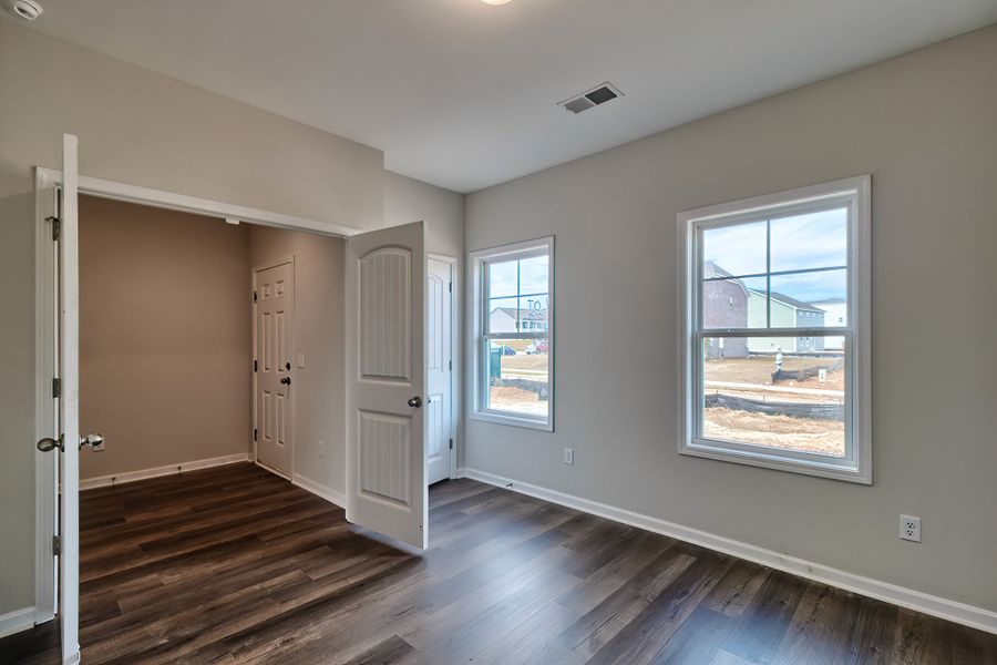 Representative unfurnished interior of a home built from the Devereaux II by Great Southern Homes in Beach Forest, Sumter (Image 28). Representative unfurnished interior of a home built from the Devereaux II by Great Southern Homes in Beach Forest, Sumter (Image 28).