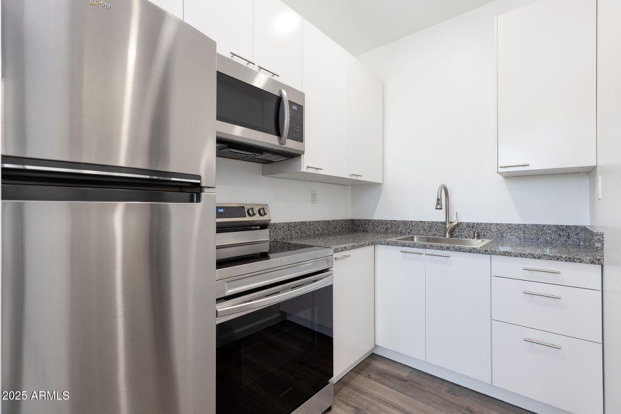 2943 E Lookout Ln (40) 2943 E Lookout Ln (40)