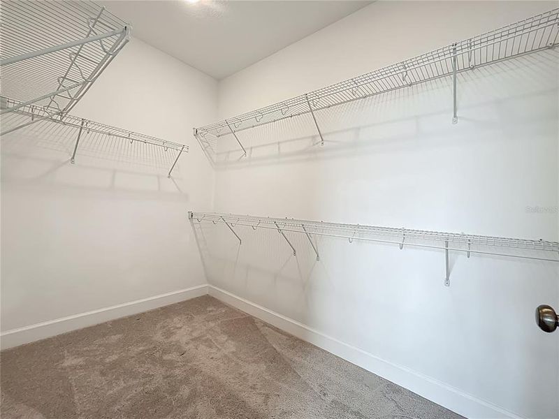 Spacious, unfurnished interior of a new home in , Winter Garden (Image 43).