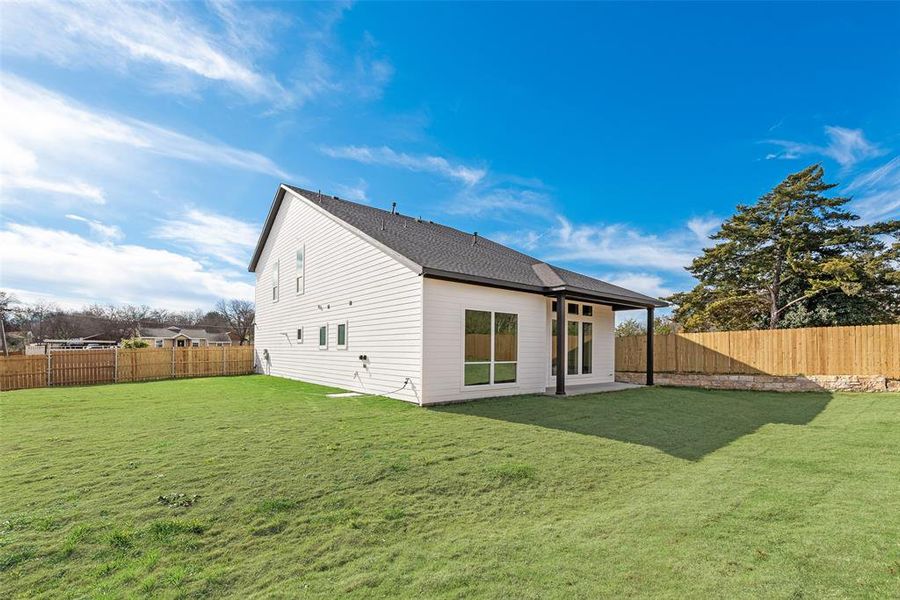 Exterior details and patio area of a home in , Dallas (Image 29).