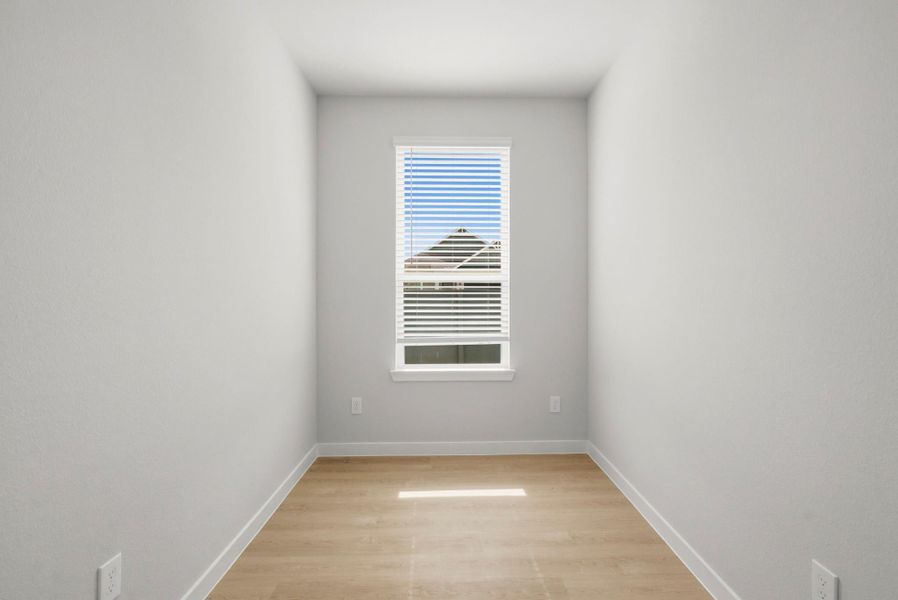 Spacious, unfurnished interior of a new home in Fulshear Lakes, Fulshear (Image 11). Spacious, unfurnished interior of a new home in Fulshear Lakes, Fulshear (Image 11).