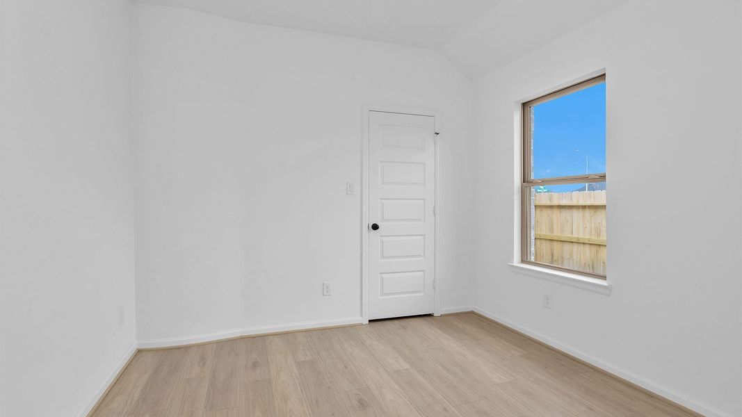 Spacious, unfurnished interior of a new home in Brookewater 40', Rosenberg (Image 9).