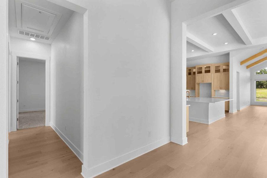 Spacious, unfurnished interior of a new home in Feathergrass, Florence (Image 74).