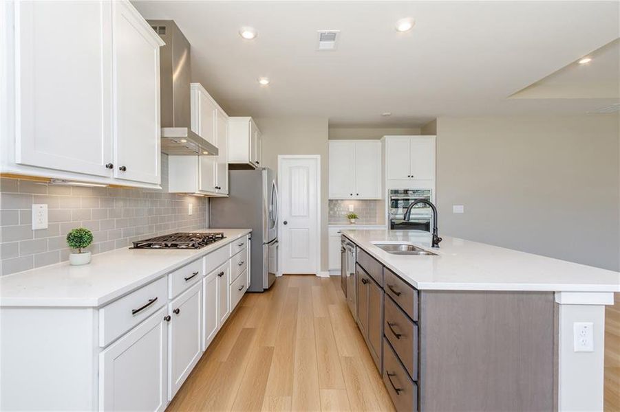 Furnished interior view inside a new home in Sweetbay Farm, Lawrenceville (Image 18).