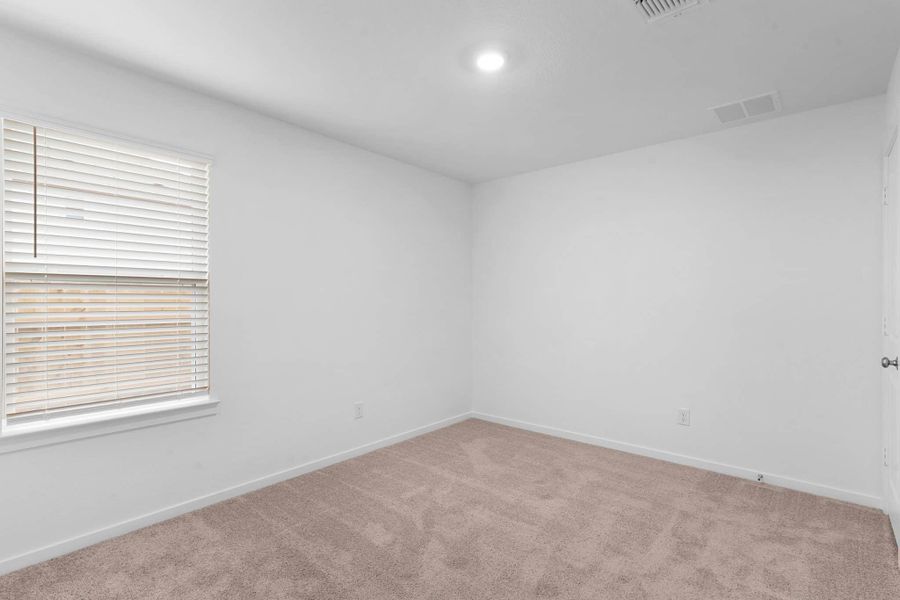 Spacious, unfurnished interior of a new home in Briarwood, Elgin (Image 21).