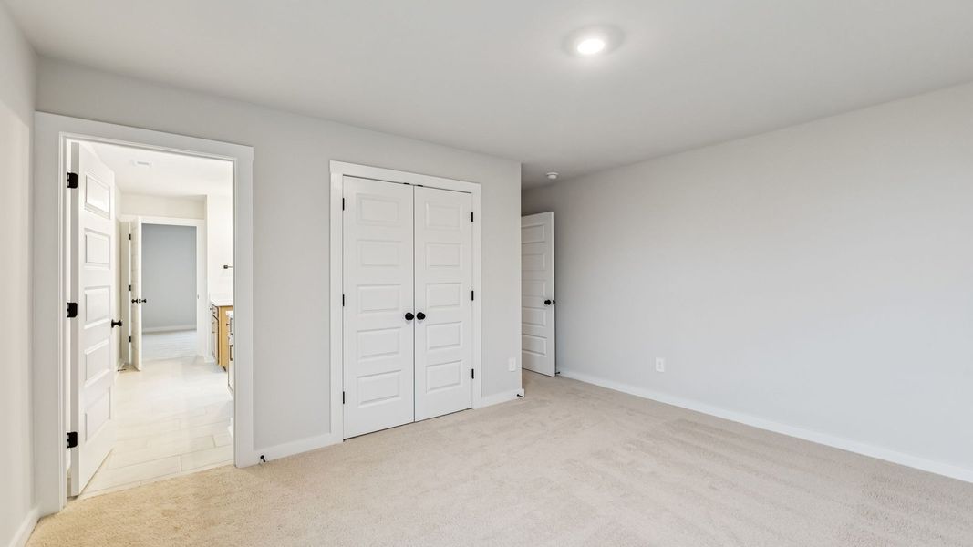 Representative unfurnished interior of a home built from the Stonebrook II by D.R. Horton in Harvest Point, Spring Hill (Image 61). Representative unfurnished interior of a home built from the Stonebrook II by D.R. Horton in Harvest Point, Spring Hill (Image 61).