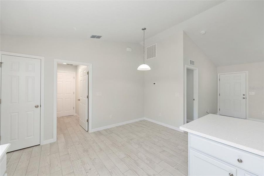 Spacious, unfurnished interior of a new home in , Ocala (Image 14).