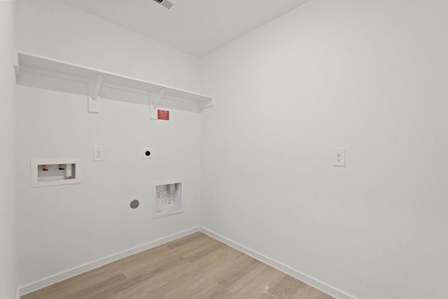 Spacious, unfurnished interior of a new home in Grand Pines, Magnolia (Image 14).