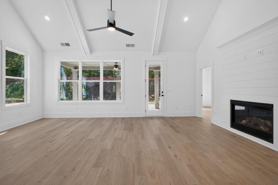Spacious, unfurnished interior of a new home in Livingstone Park, Kennesaw (Image 49).
