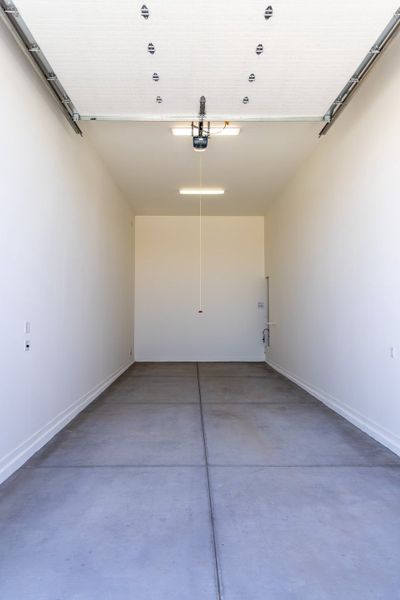 Spacious, unfurnished interior of a new home in Rancho Mirage, Maricopa (Image 34). Spacious, unfurnished interior of a new home in Rancho Mirage, Maricopa (Image 34).