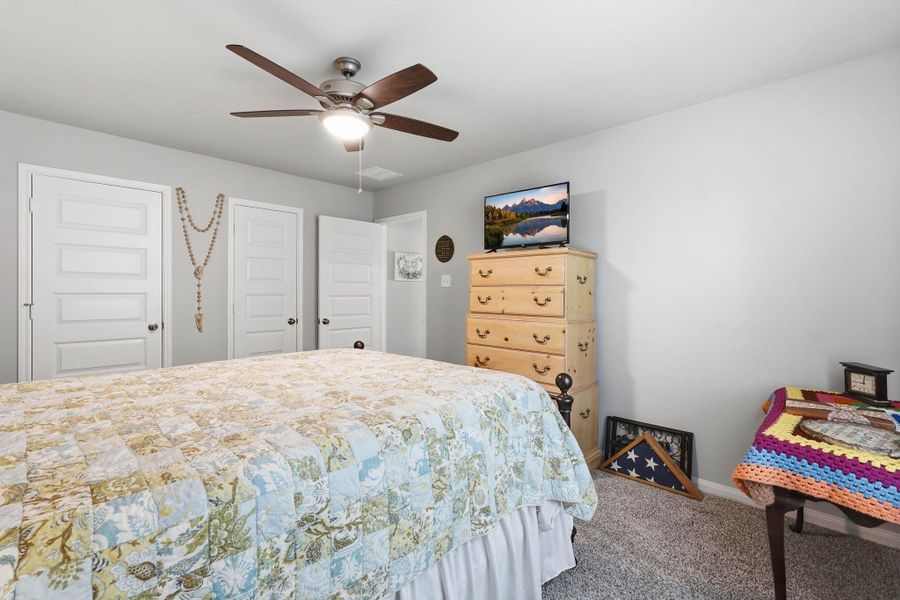 Furnished interior view inside a new home in Hunter's Creek, Huntsville (Image 30).