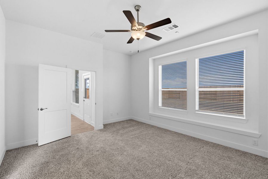 Spacious, unfurnished interior of a new home in Attwater, Waller (Image 17).