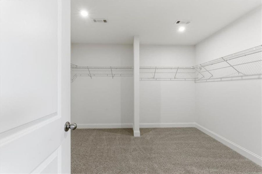 Spacious, unfurnished interior of a new home in The Estates at Hurricane Pointe, Douglasville (Image 38).