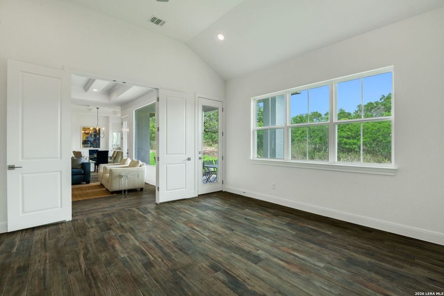 Spacious, unfurnished interior of a new home in , Fischer (Image 21).