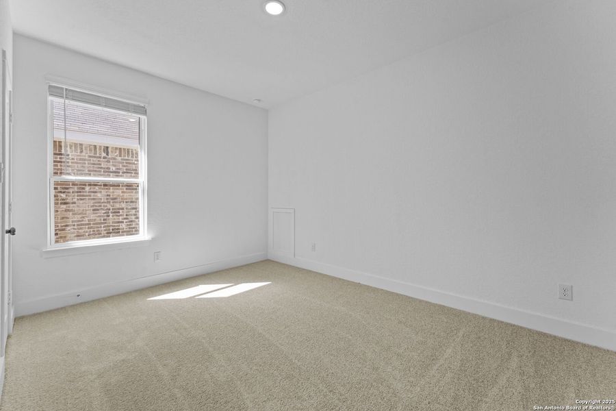 Spacious, unfurnished interior of a new home in , New Braunfels (Image 15).