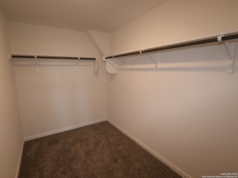 Spacious, unfurnished interior of a new home in Meadows at Clear Springs, New Braunfels (Image 14).