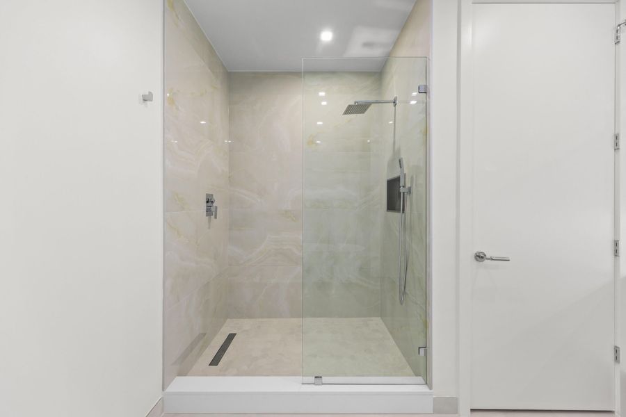 220 Lake Shore Drive - 21.jpg-FULL