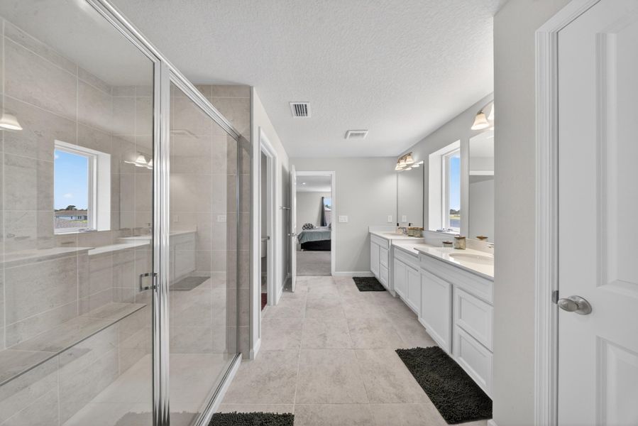 MAIN BATHROOM