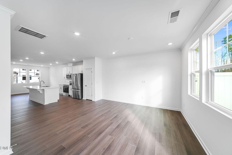 SUN_ElmGrove_Pic_Jackson-12