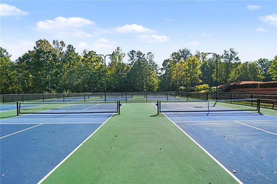Community amenities in Hamptons at Riverwood South, Dallas (Image 27).
