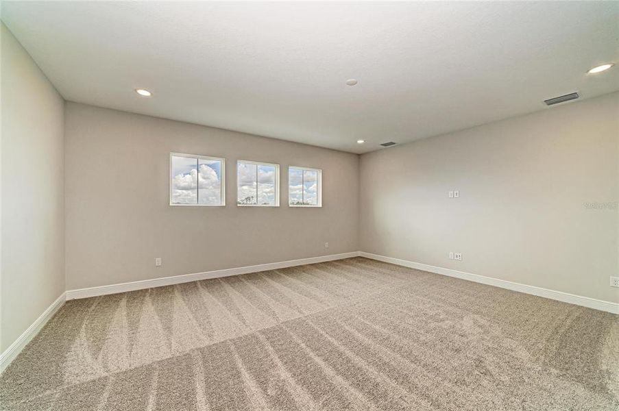 Spacious, unfurnished interior of a new home in North River Ranch, Parrish (Image 45).