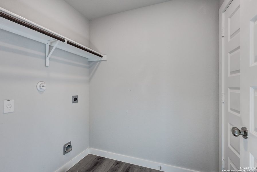 Spacious, unfurnished interior of a new home in Mesa Vista, San Antonio (Image 19).