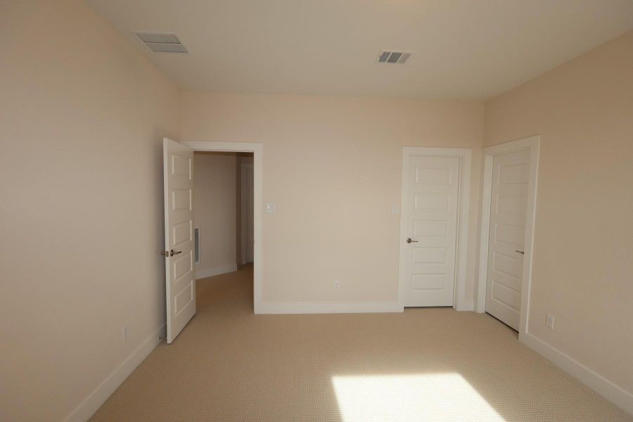 Spacious, unfurnished interior of a new home in Dunham Pointe, Cypress (Image 17).