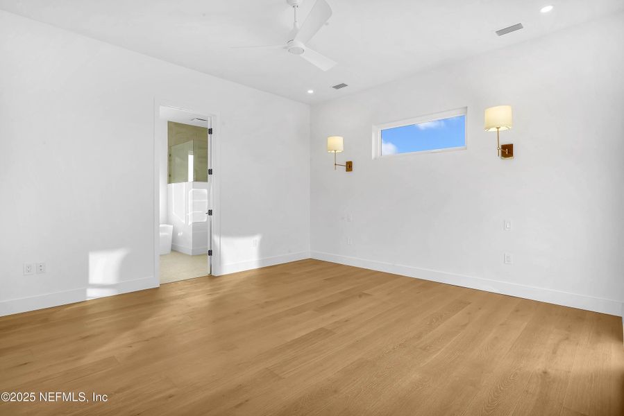 Spacious, unfurnished interior of a new home in , St. Augustine (Image 23).