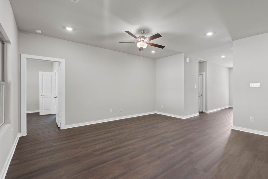 Spacious, unfurnished interior of a new home in Westridge Cove, Conroe (Image 25). Spacious, unfurnished interior of a new home in Westridge Cove, Conroe (Image 25).