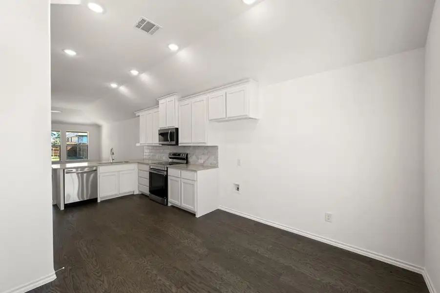 10341 Tapioca- Dining-2