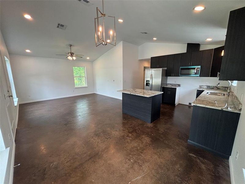 Spacious, unfurnished interior of a new home in , Waco (Image 7).