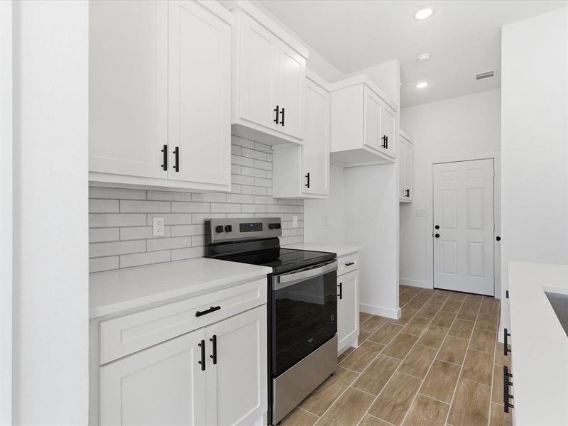 Furnished interior view inside a new home in , Kaufman (Image 8).