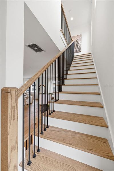 Spacious, unfurnished interior of a new home in , Tampa (Image 22).